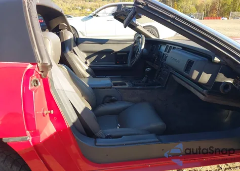 1985 Chevrolet Corvette из США, поврежденный, VIN 1G1YY0784F5106219